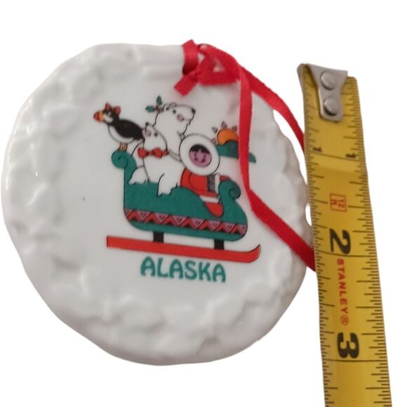 Vintage ALASKA Ceramic Ornament Christmas Eskimo Polar Bear Seal Sled Round 90s. - Picture 2 of 12